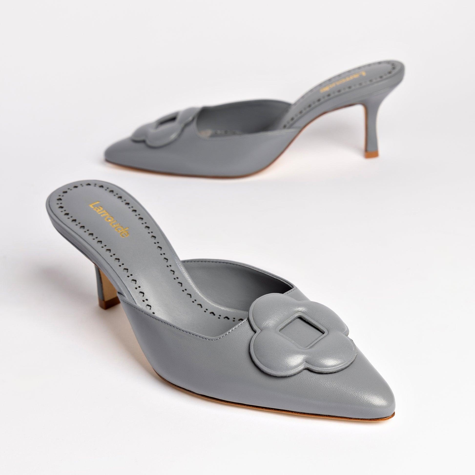 Flora Pump In Titanium Leather - Primm's